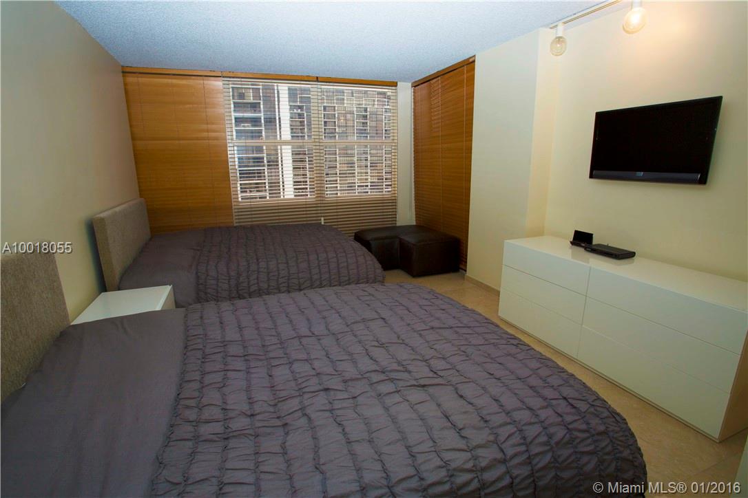 BRICKELL PLACE PHASE II - Residential Lease