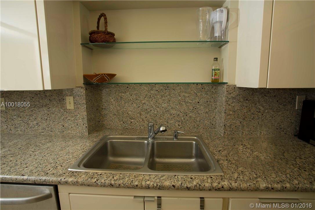 BRICKELL PLACE PHASE II - Residential Lease