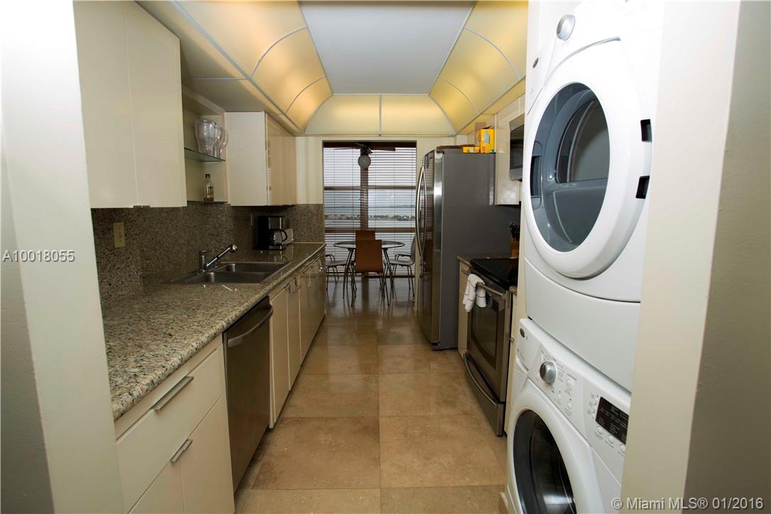 BRICKELL PLACE PHASE II - Residential Lease