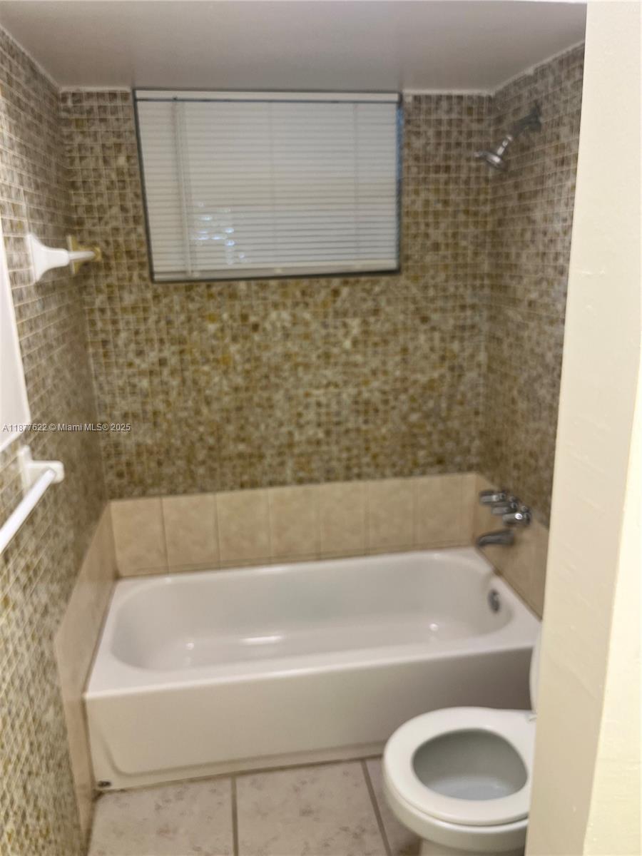 HOLLYWOOD LITTLE RANCHES - Residential Lease