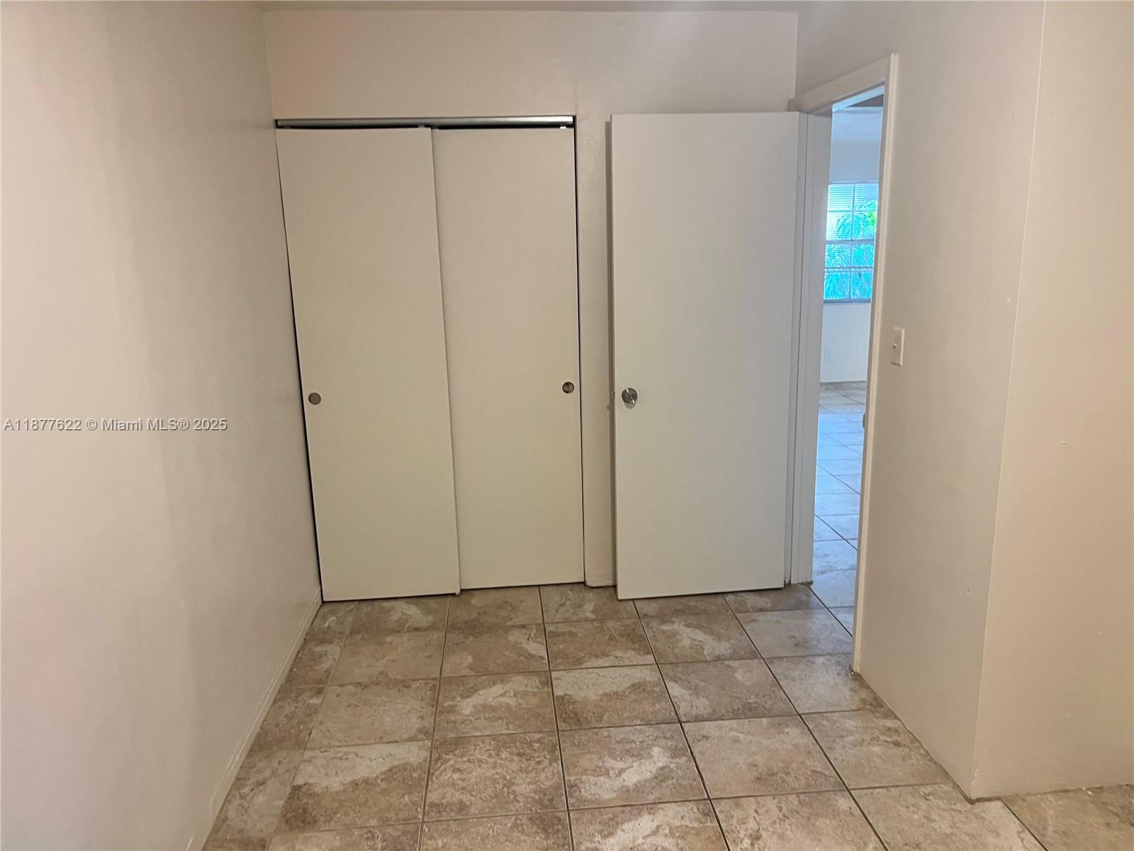 HOLLYWOOD LITTLE RANCHES - Residential Lease