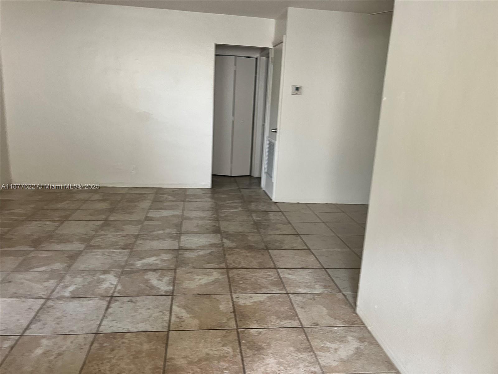 HOLLYWOOD LITTLE RANCHES - Residential Lease