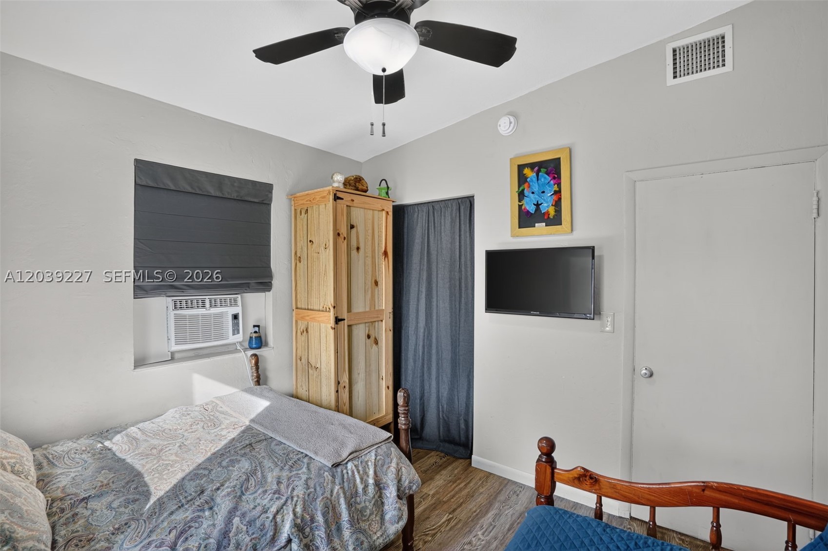 WESTWOOD LAKE - Residential
