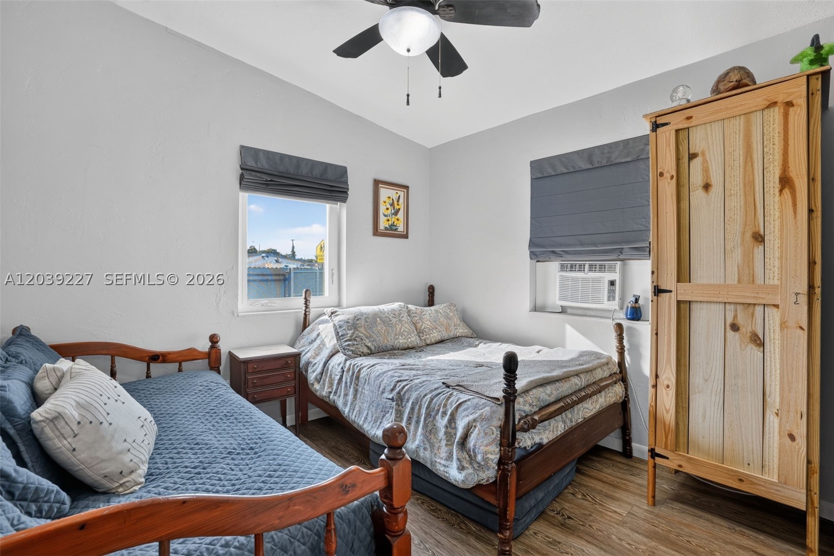 WESTWOOD LAKE - Residential