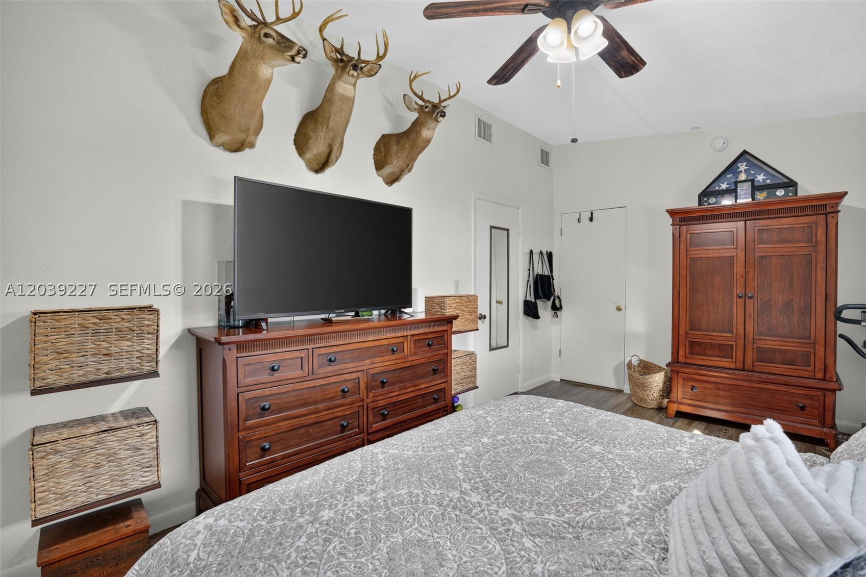WESTWOOD LAKE - Residential