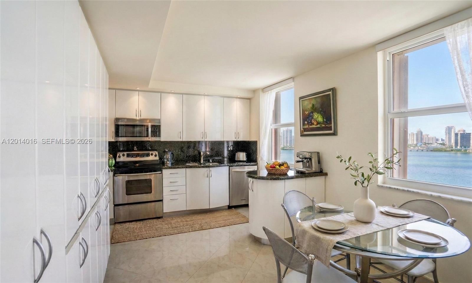 WINSTON TOWERS 200 - Residential