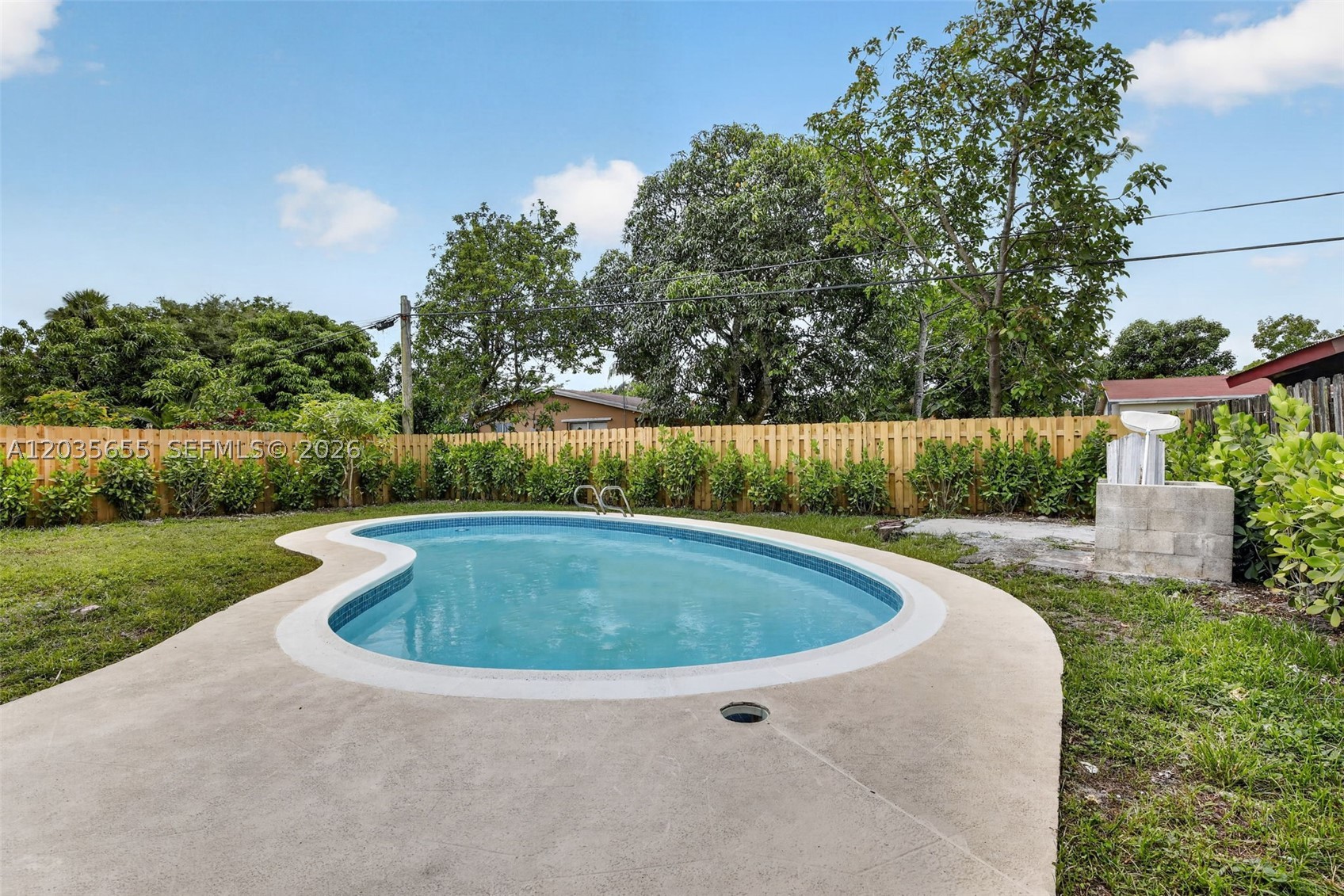 SUNRISE GOLF VILLAGE SEC - Residential