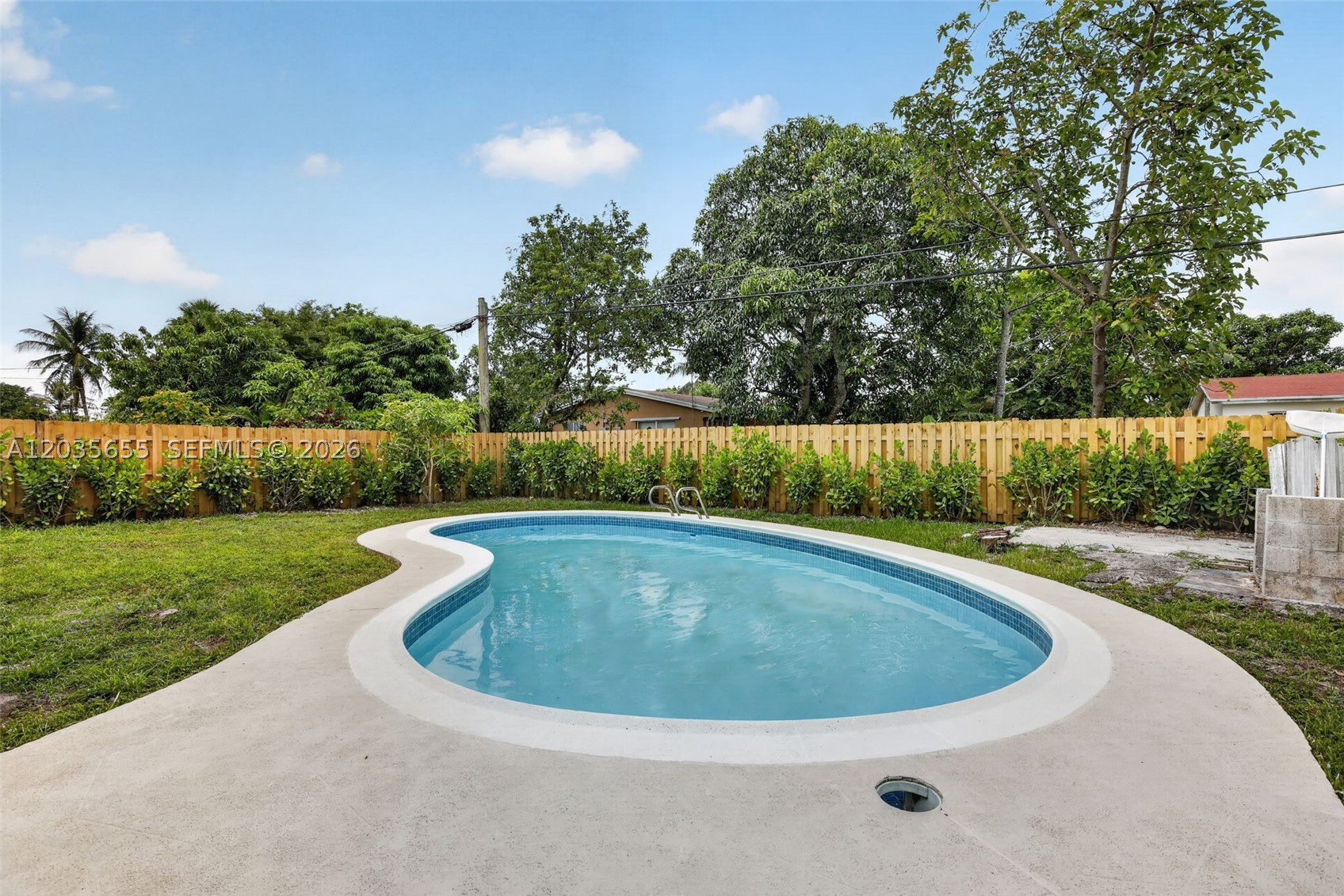 SUNRISE GOLF VILLAGE SEC - Residential