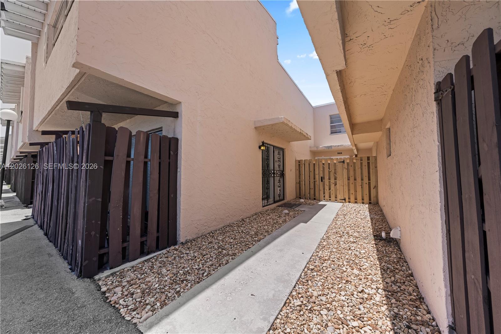SHORES VILLAS CONDO BLDG - Residential