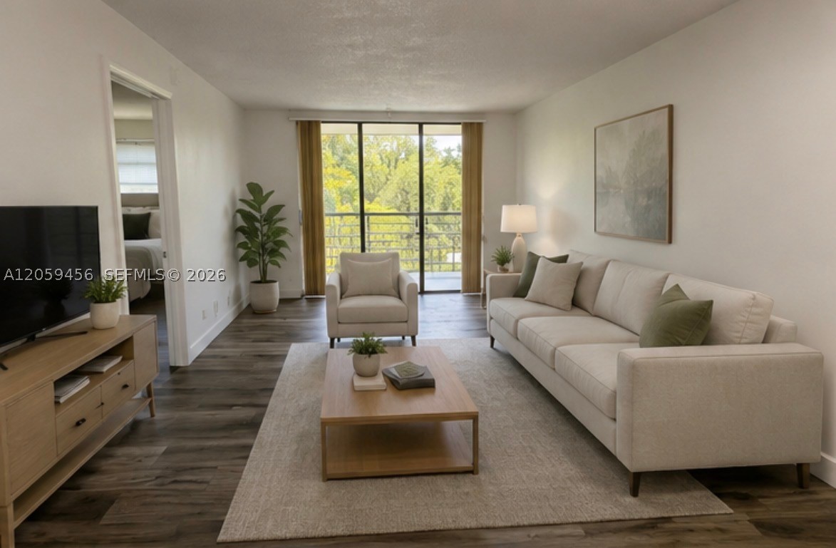 CYPRESS CHASE CONDO NO 5 - Residential