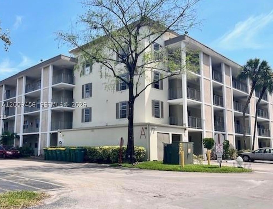 CYPRESS CHASE CONDO NO 5 - Residential