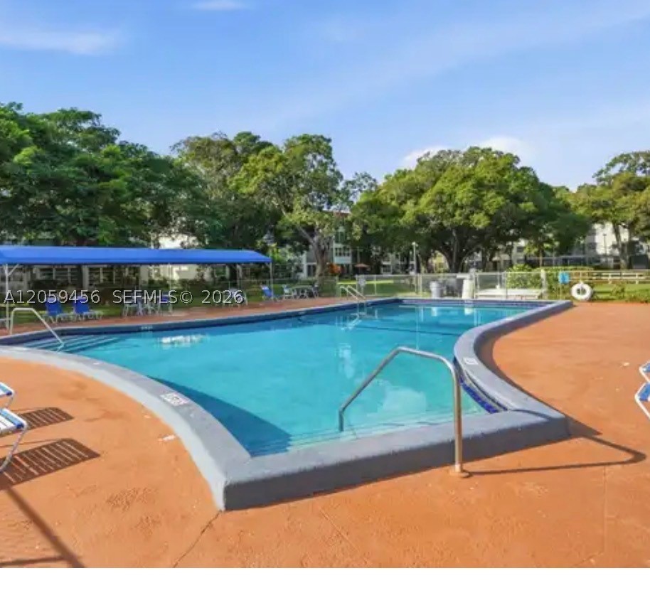 CYPRESS CHASE CONDO NO 5 - Residential