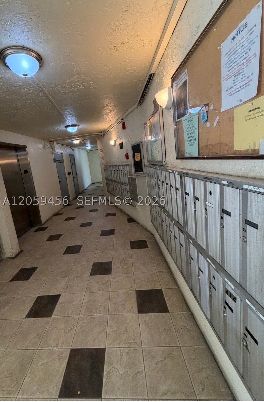 CYPRESS CHASE CONDO NO 5 - Residential