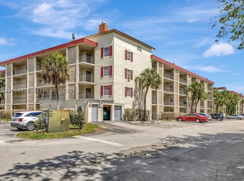 CYPRESS CHASE CONDO NO 5 - Residential