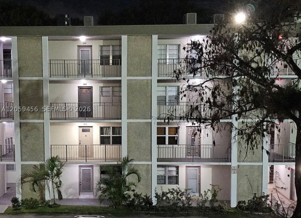 CYPRESS CHASE CONDO NO 5 - Residential