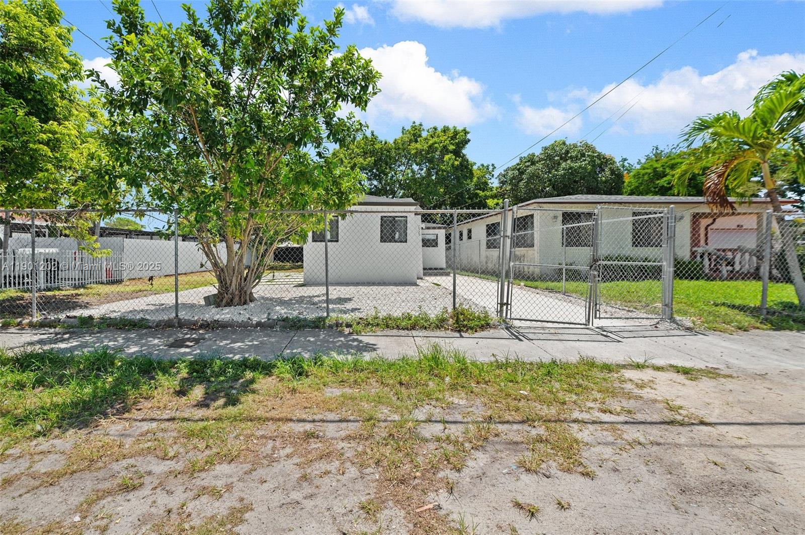 OAKLAND PARK - Residential