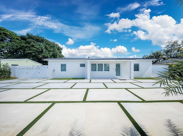 GOLDEN HIGHLANDS EST - Residential