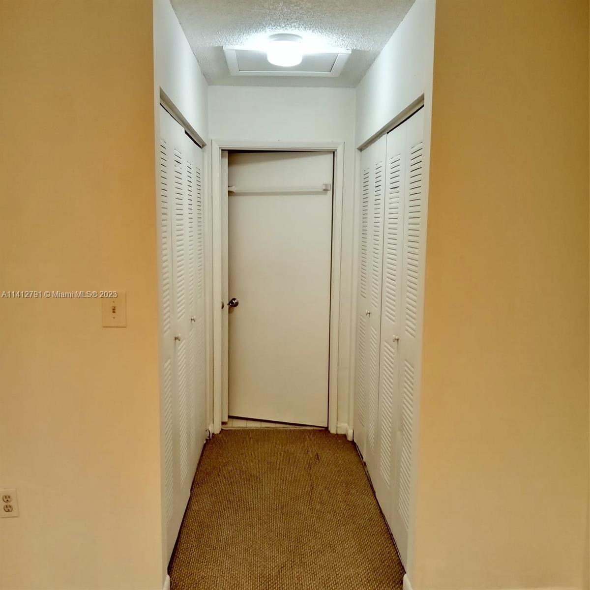 VILLAS DE VENEZIA - Residential Lease