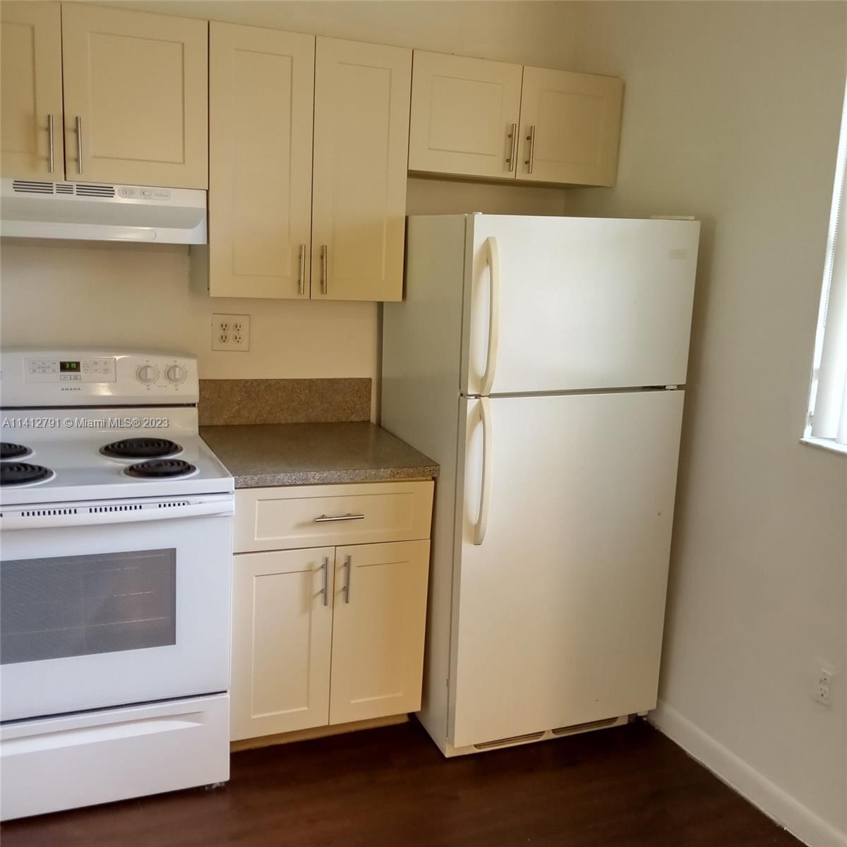VILLAS DE VENEZIA - Residential Lease