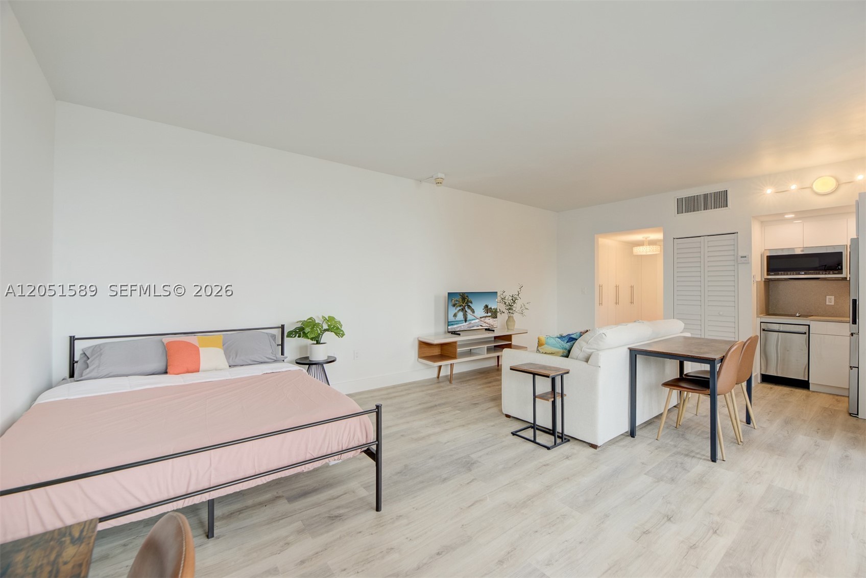 PALM BAY CONDOMINIUM - Residential