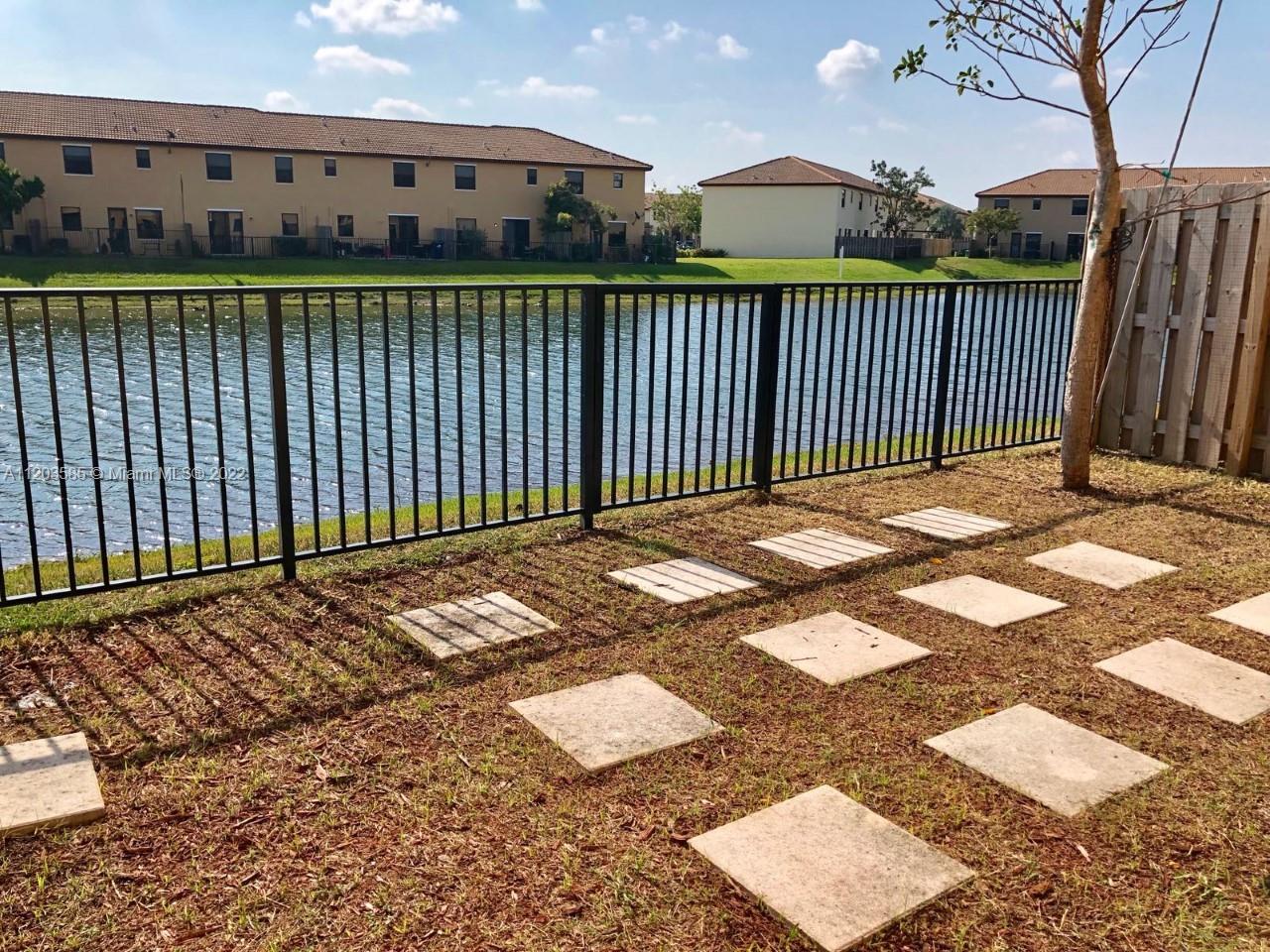 SILVER PALM WEST - Residential Lease
