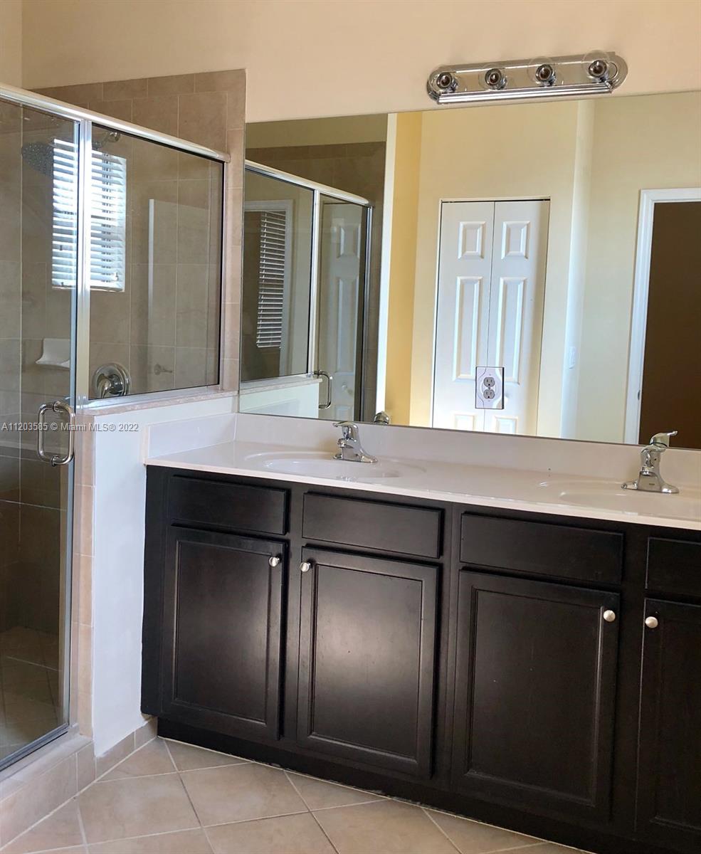 SILVER PALM WEST - Residential Lease