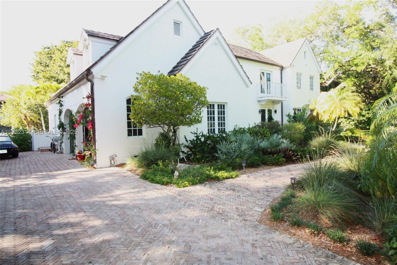 C GABLES RIVIERA SEC 12 - Residential