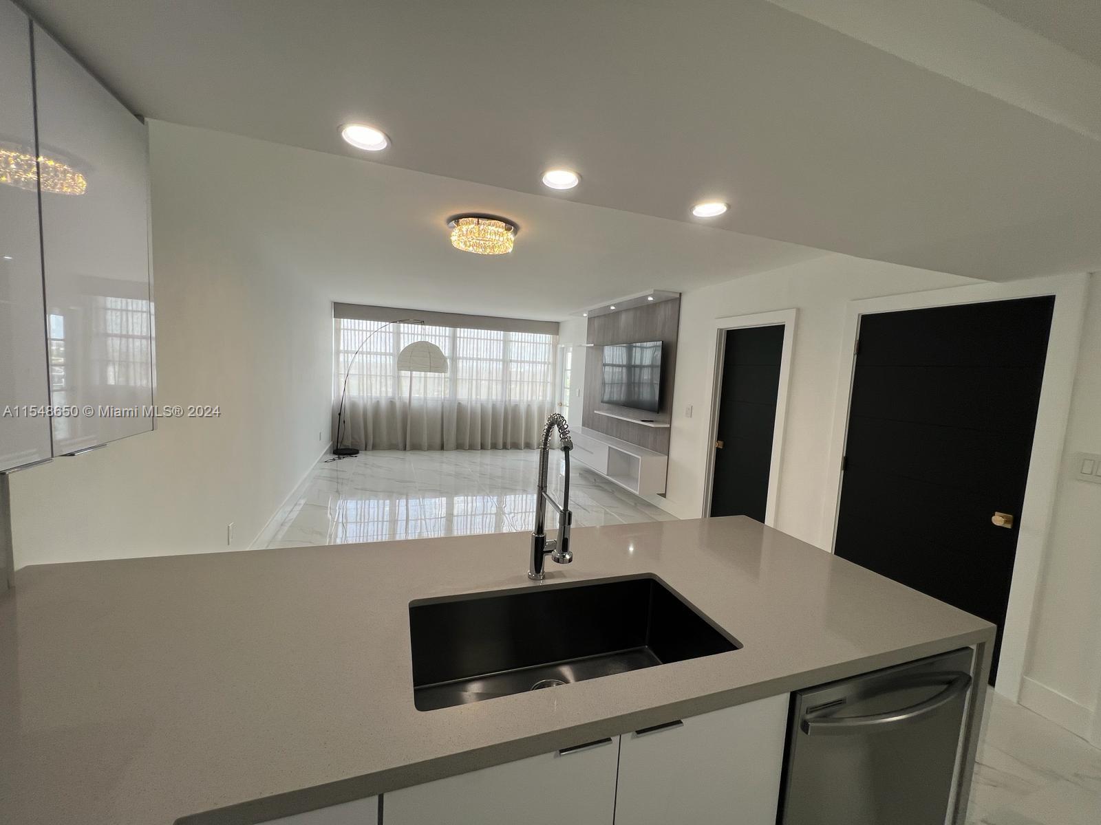 BUCKLEY TOWERS CONDO - EA - Residential