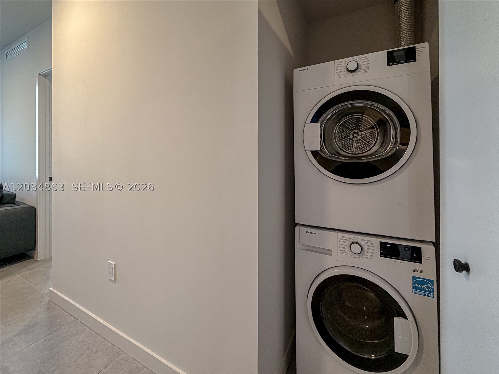 MIAMI NORTH - Residential Lease