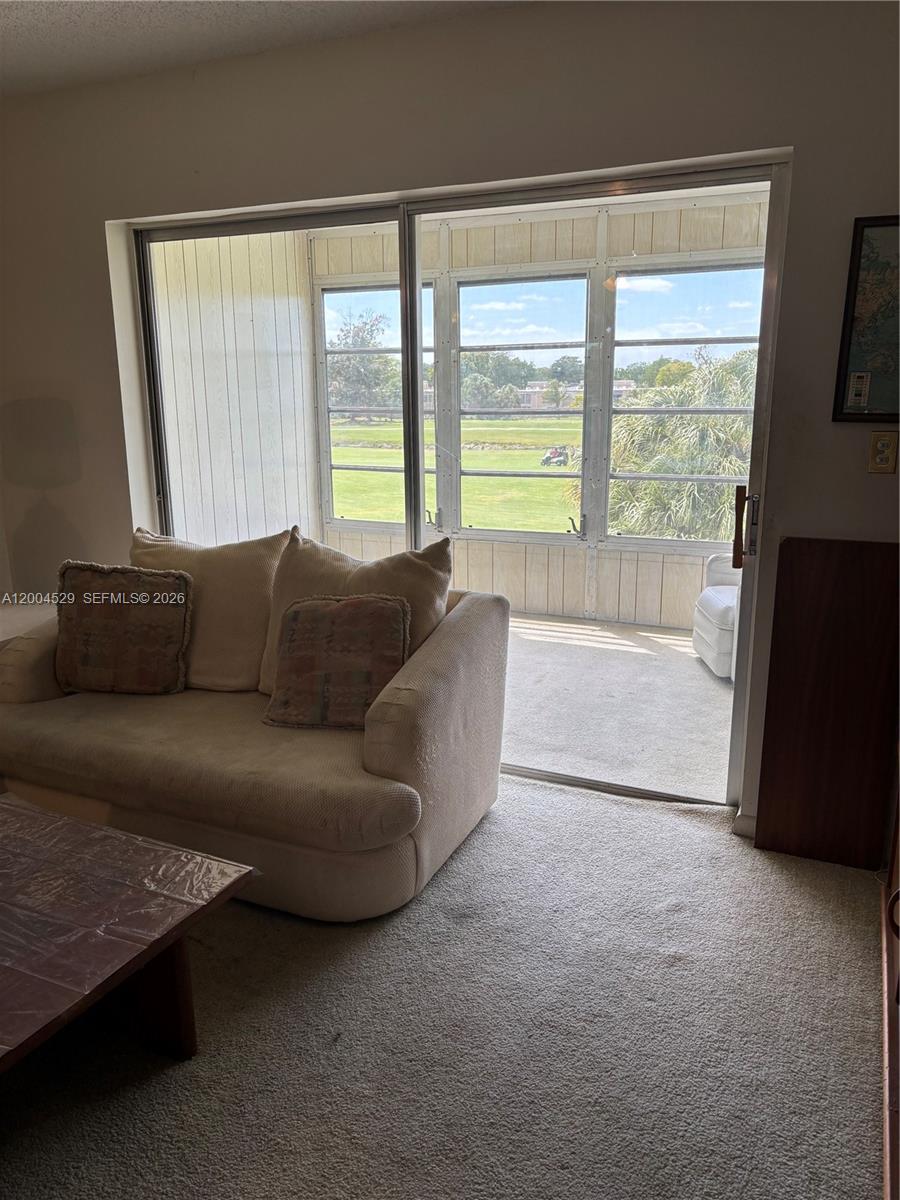 ORIOLE GOLF & TENNIS CLUB - Residential