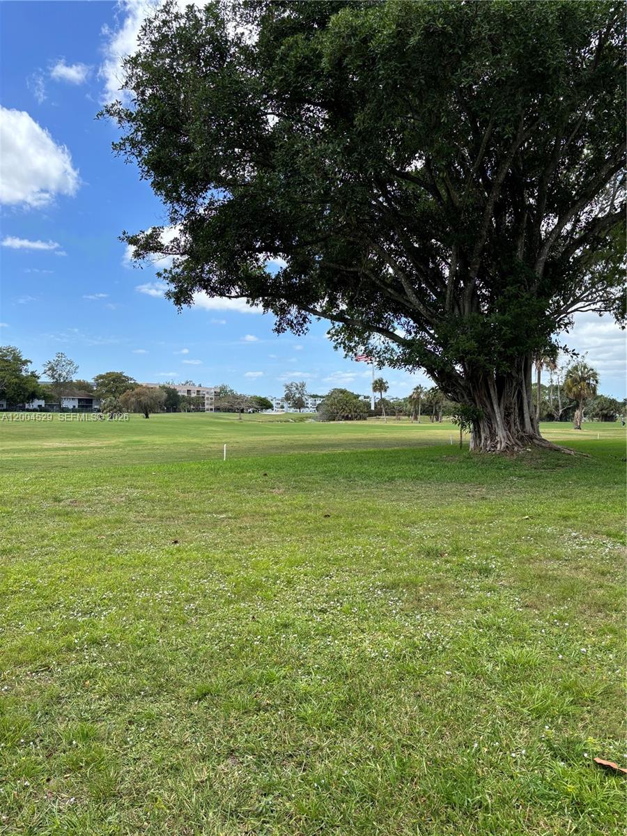 ORIOLE GOLF & TENNIS CLUB - Residential