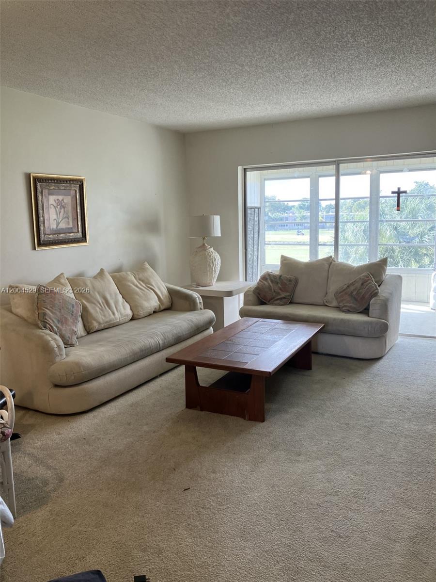 ORIOLE GOLF & TENNIS CLUB - Residential