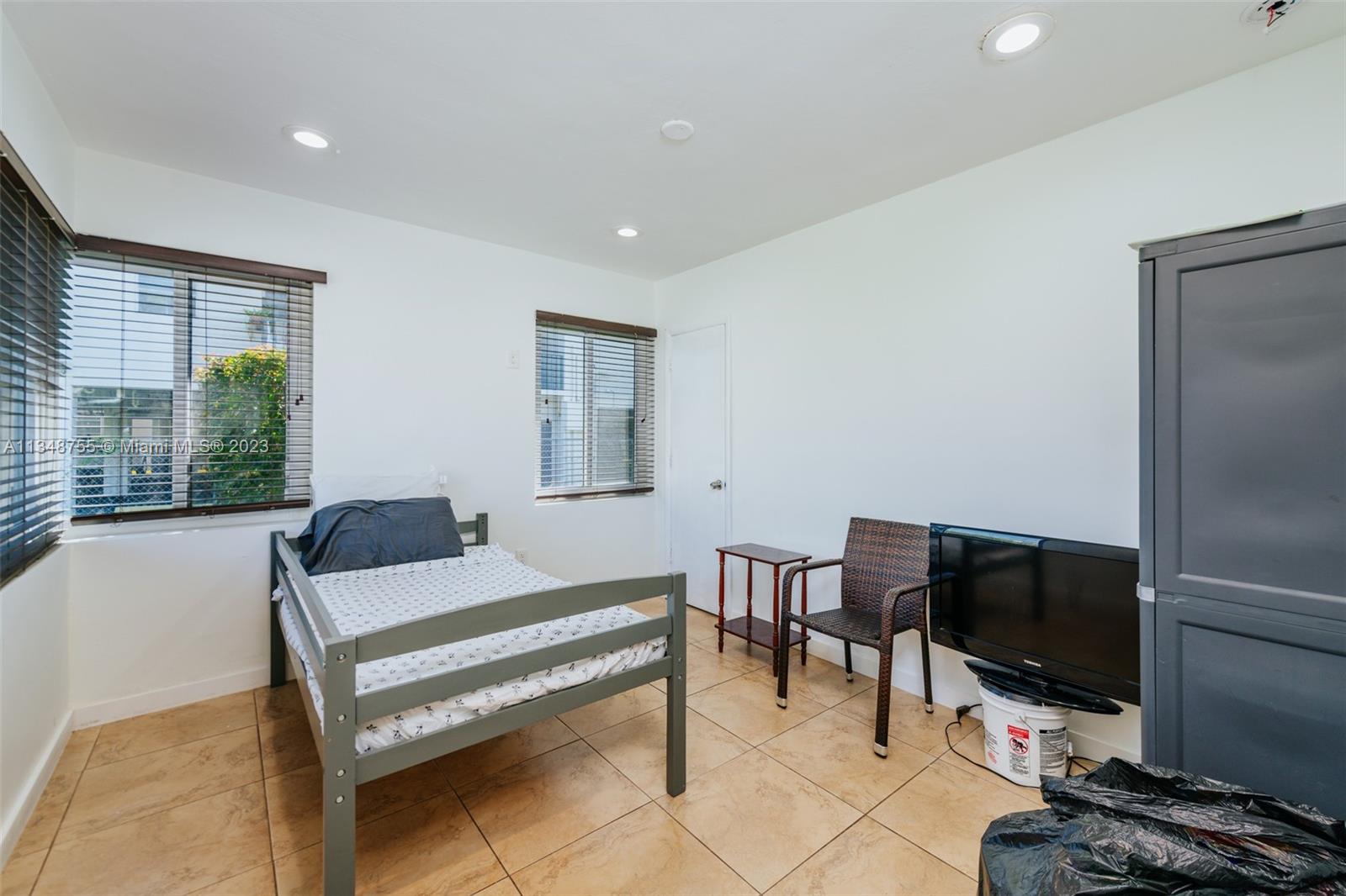 ISLE OF NORMANDY MIAMI VI - Residential