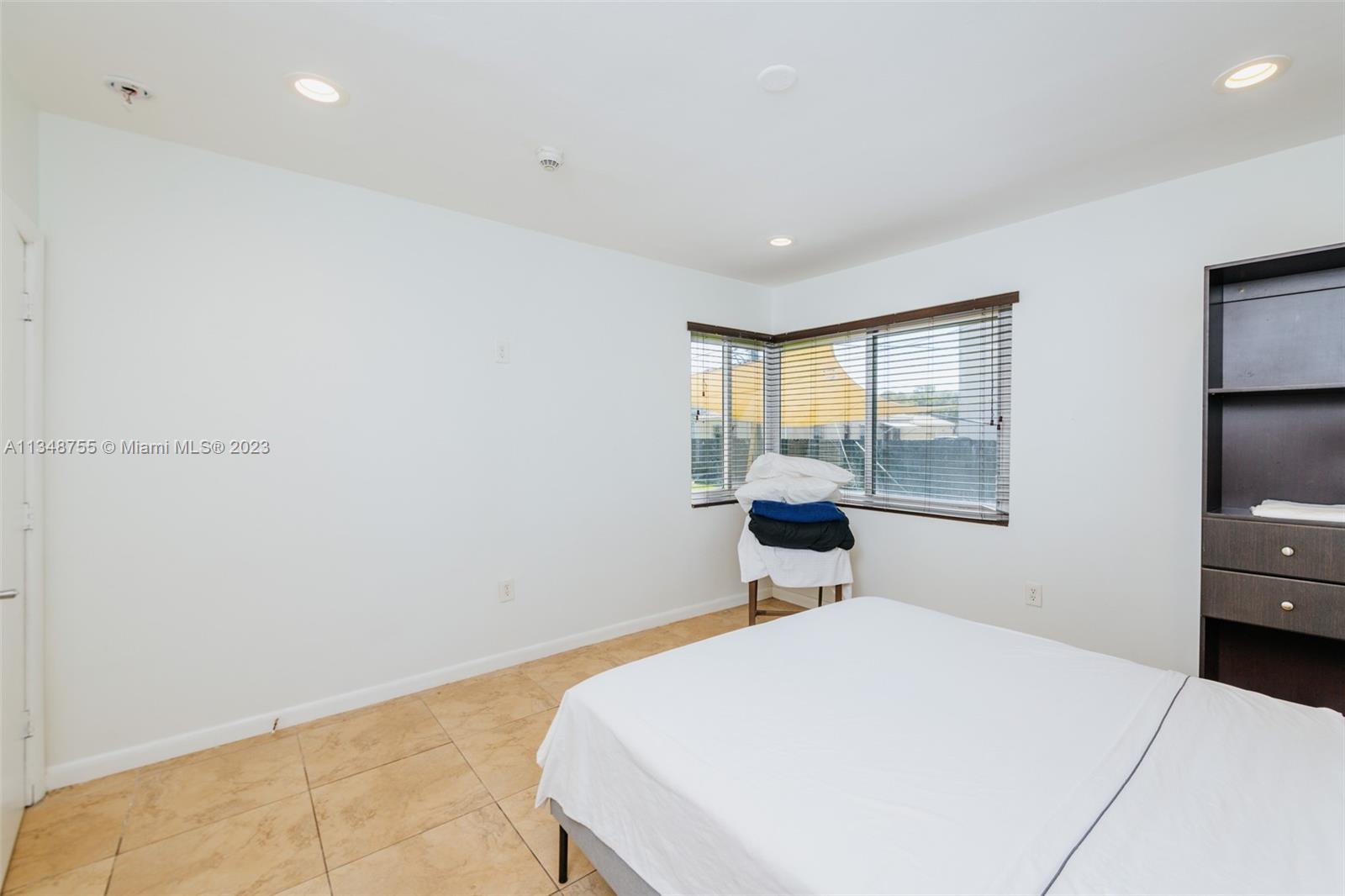 ISLE OF NORMANDY MIAMI VI - Residential