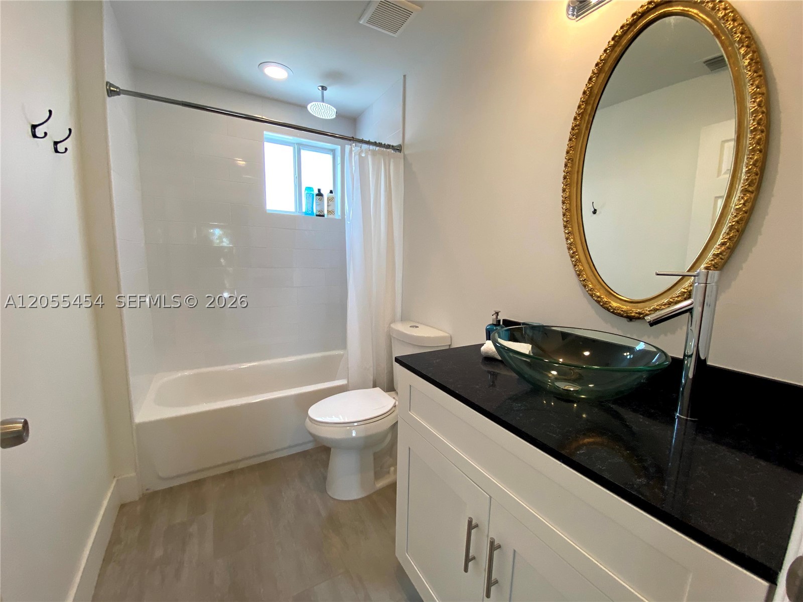 NORTHERN BLVD TRACK - Residential Lease