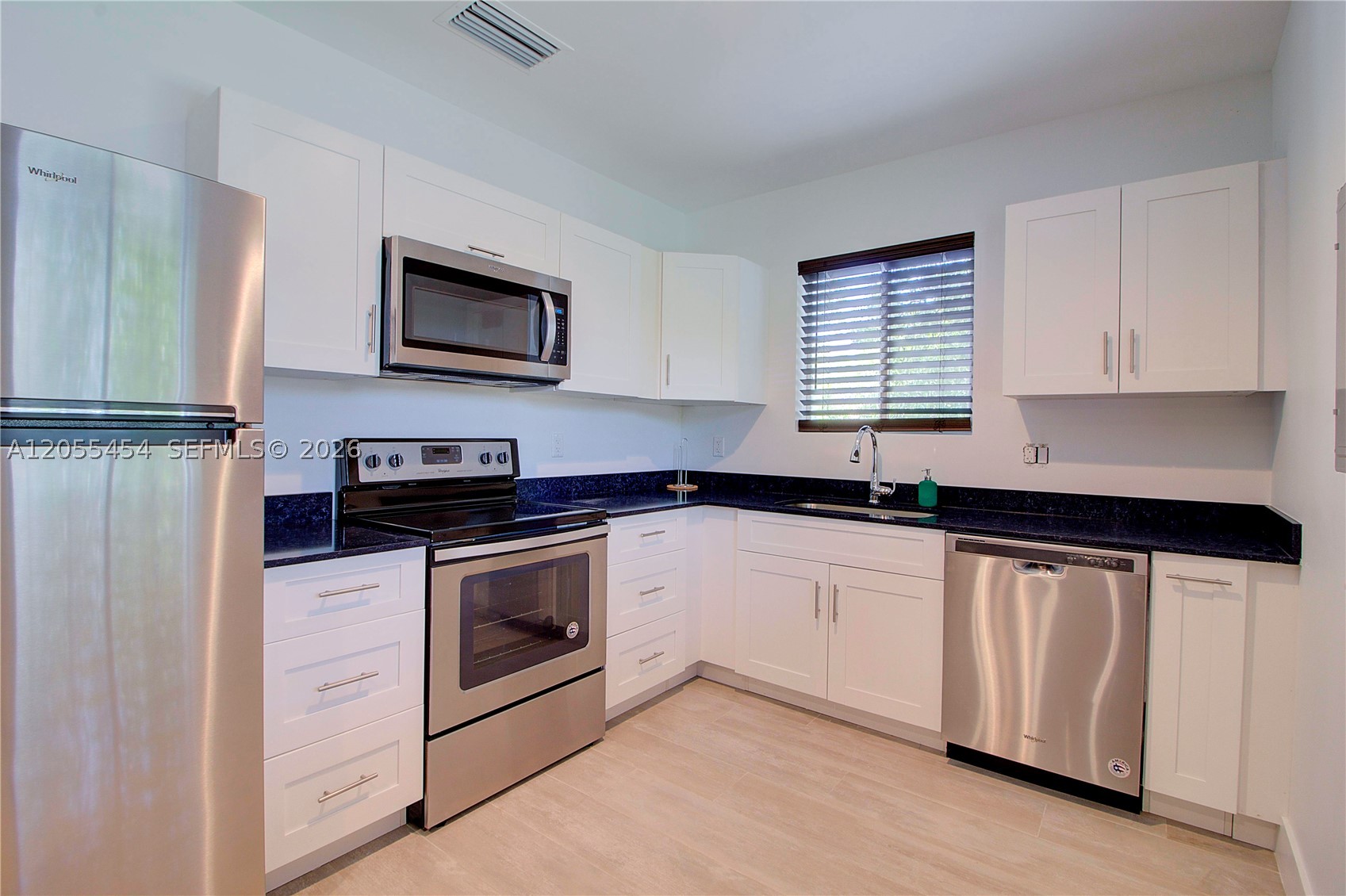 NORTHERN BLVD TRACK - Residential Lease