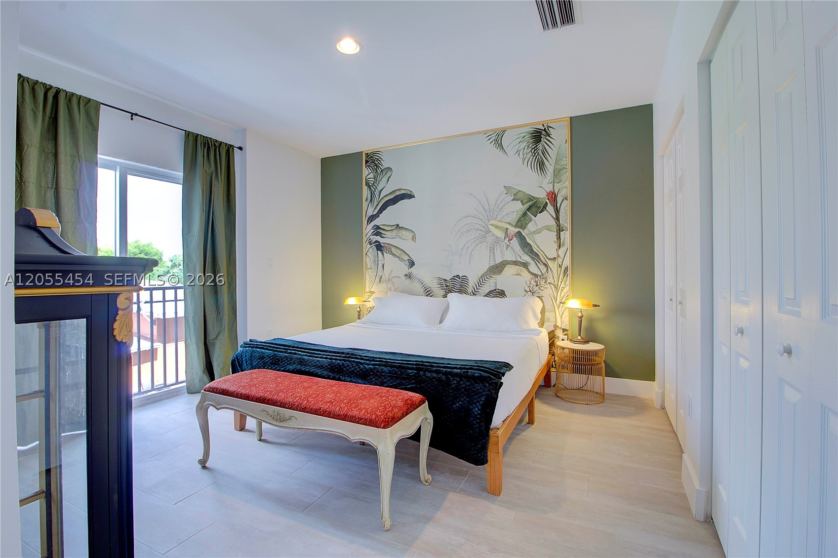 NORTHERN BLVD TRACK - Residential Lease