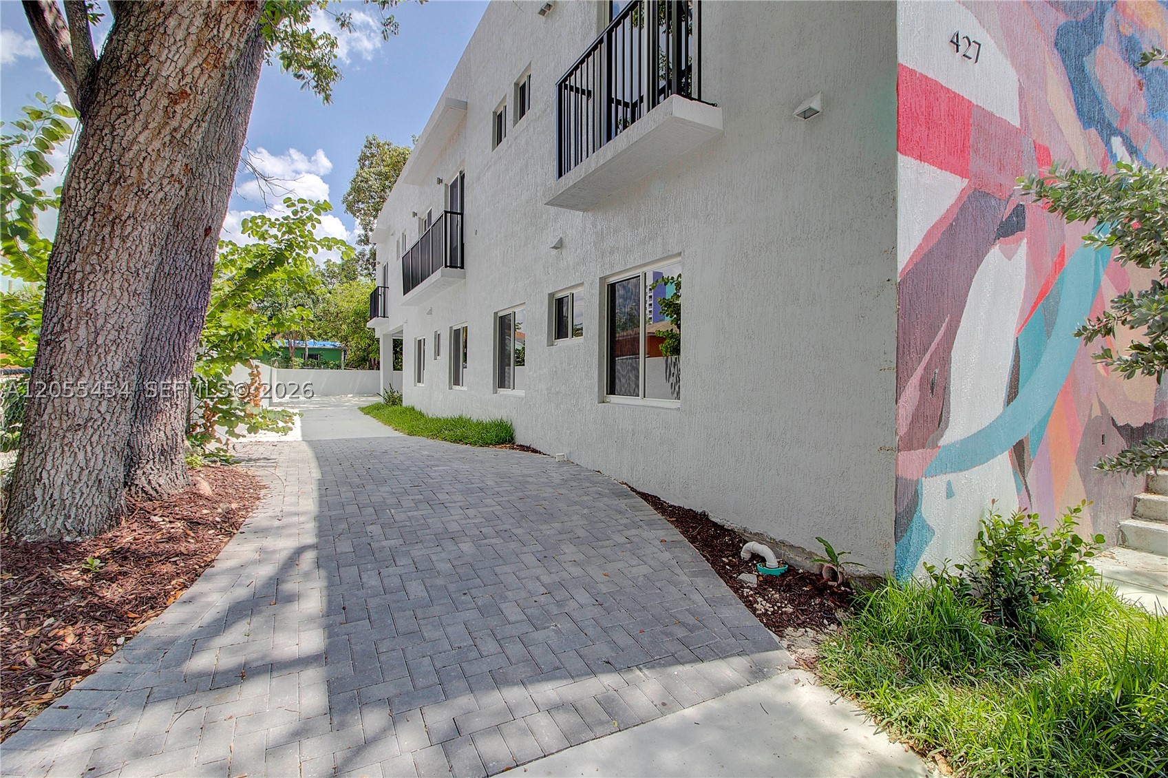 NORTHERN BLVD TRACK - Residential Lease