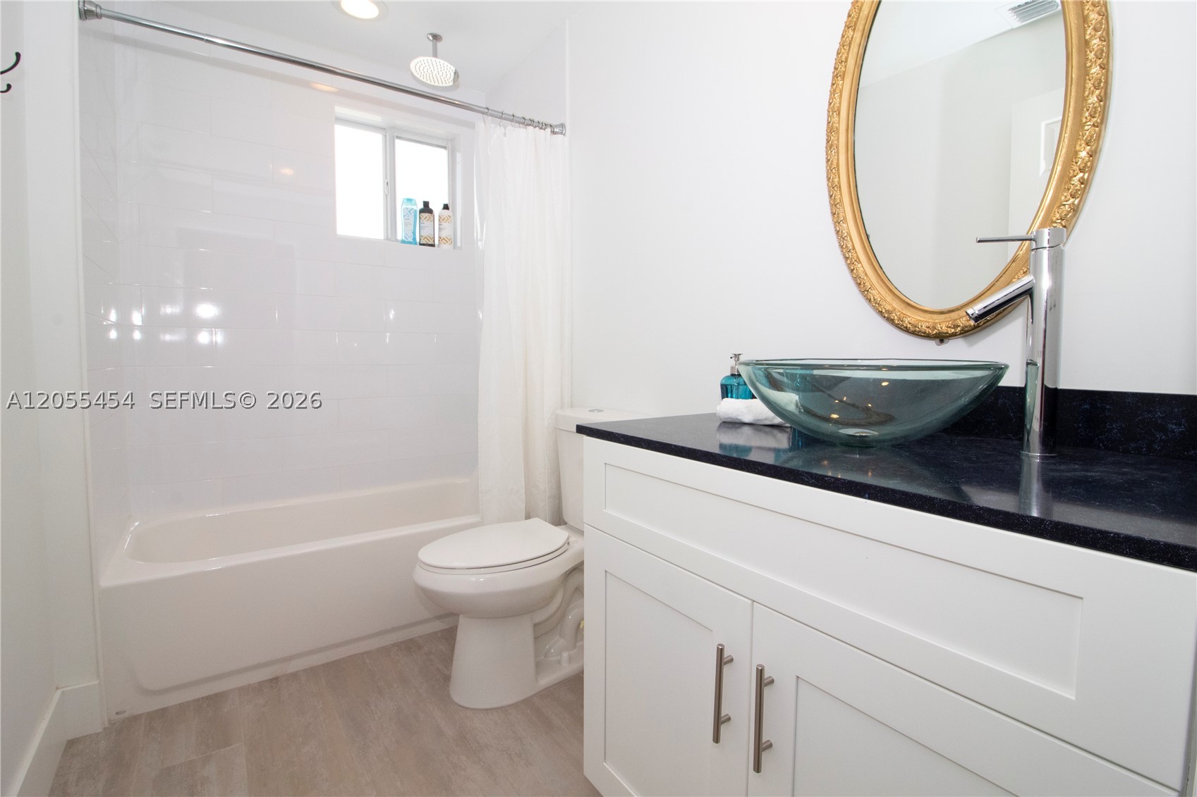 NORTHERN BLVD TRACK - Residential Lease