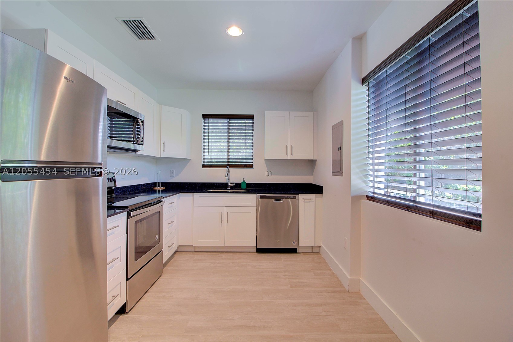 NORTHERN BLVD TRACK - Residential Lease