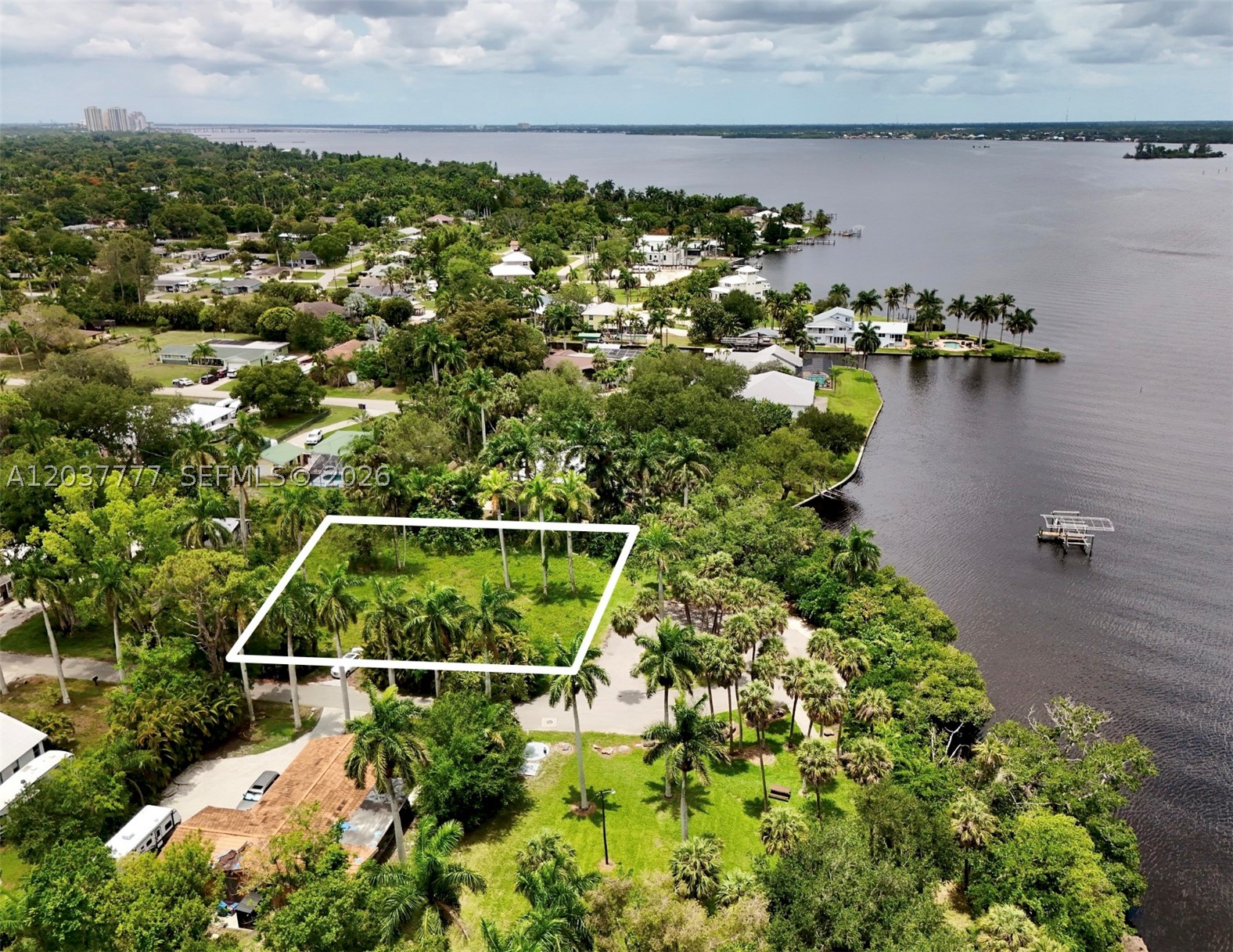 ALABAMA GROVE TERRACE - Land