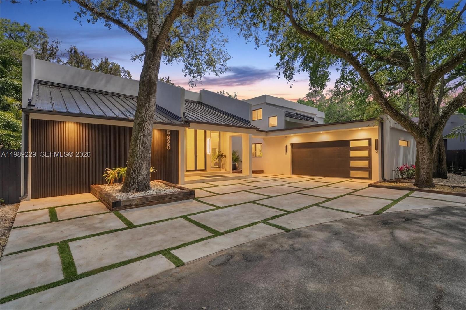 OAK POINT - Residential