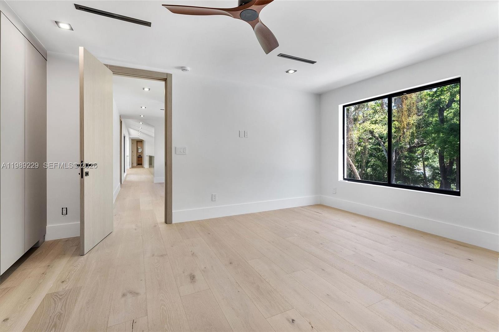 OAK POINT - Residential