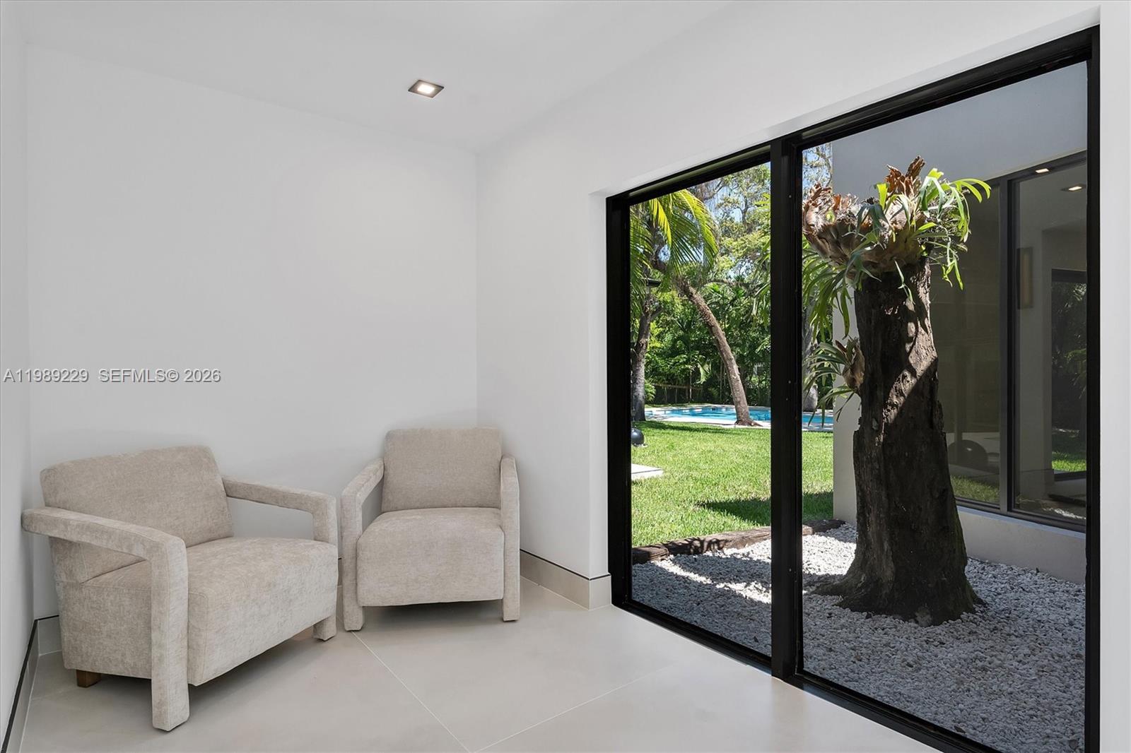 OAK POINT - Residential