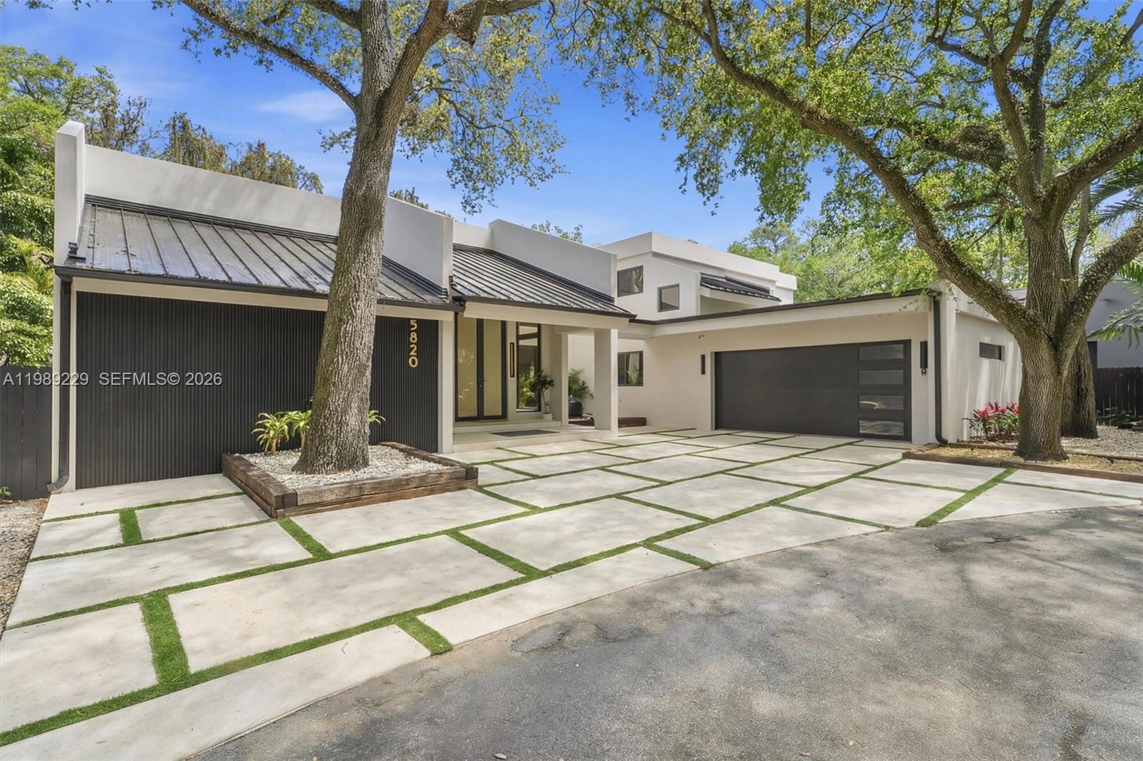 OAK POINT - Residential