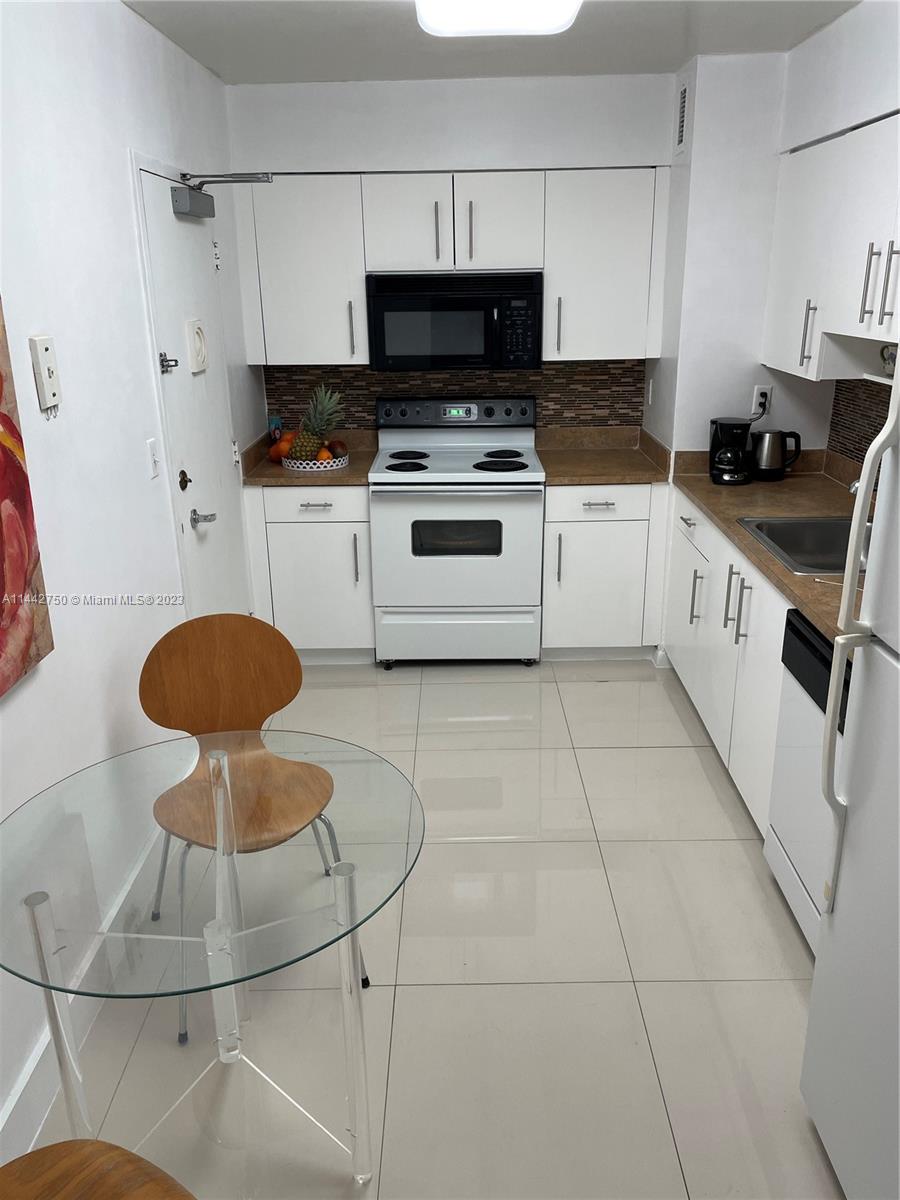 CARLISLE ON THE OCEAN CON - Residential Lease