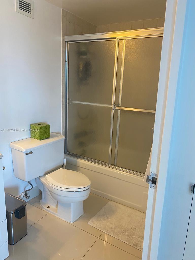CARLISLE ON THE OCEAN CON - Residential Lease