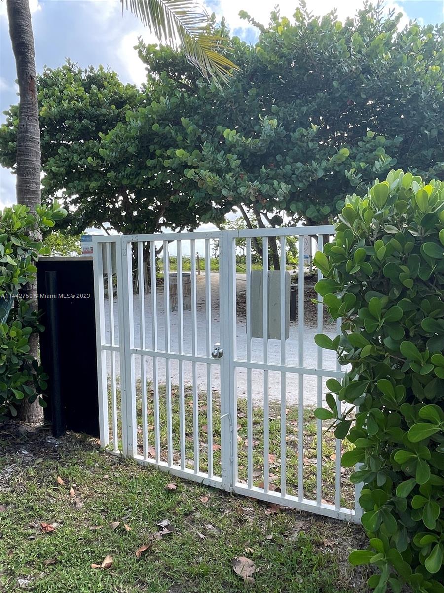 CARLISLE ON THE OCEAN CON - Residential Lease