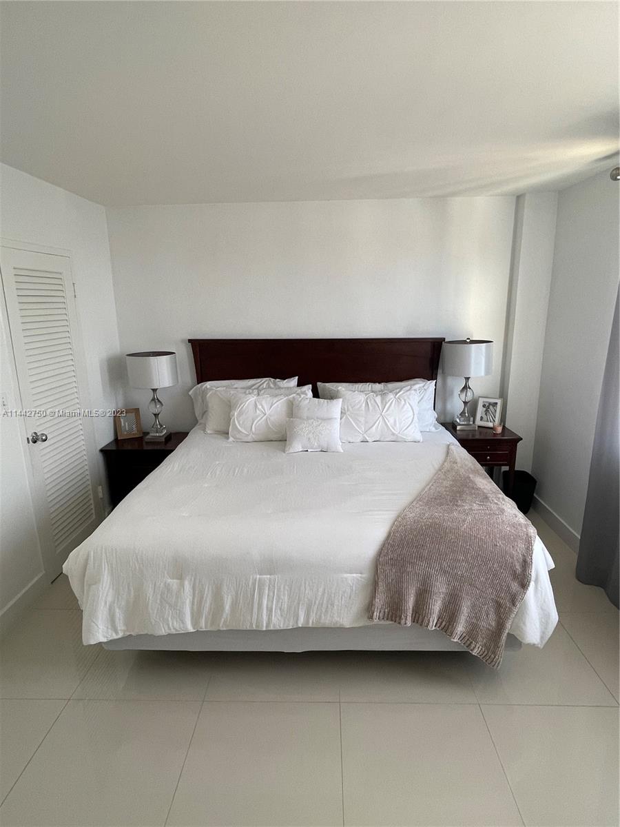 CARLISLE ON THE OCEAN CON - Residential Lease