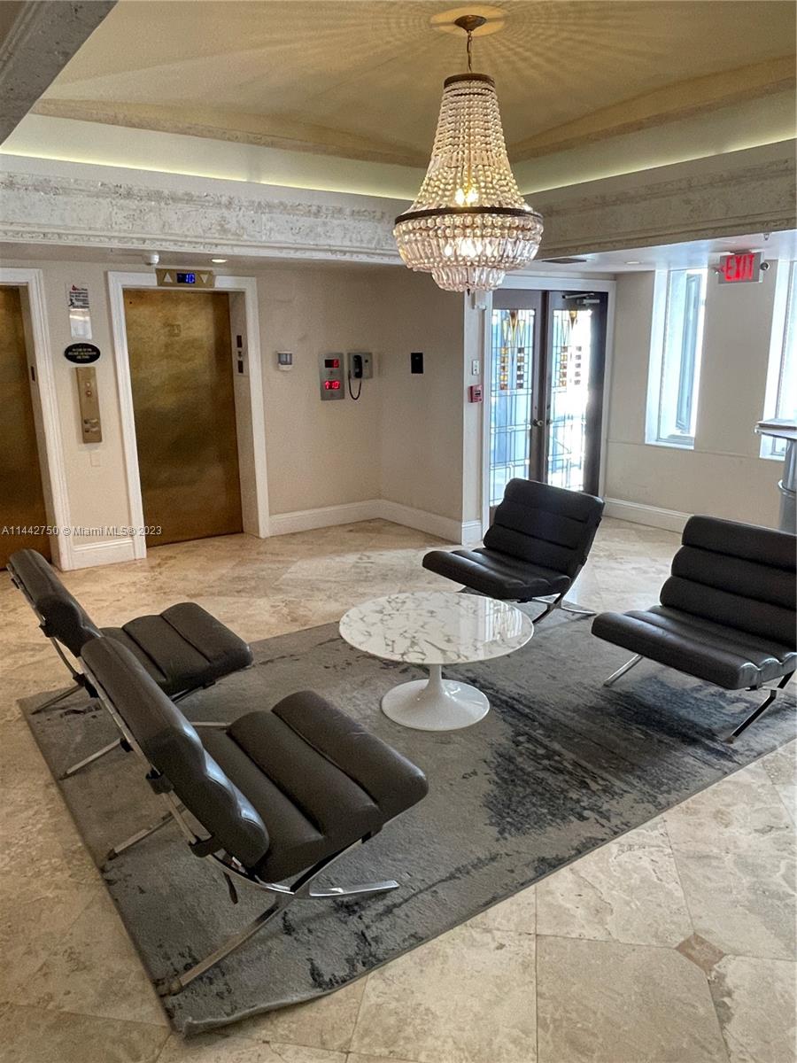 CARLISLE ON THE OCEAN CON - Residential Lease